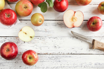 Äpfel Tisch frisch Erntezeit Ernte Herbst