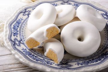 Rousquilles, French and Spanish small round biscuits coated with lemon-falvored icing