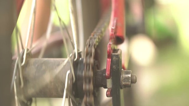 Bike Chain Spinning Back Tire