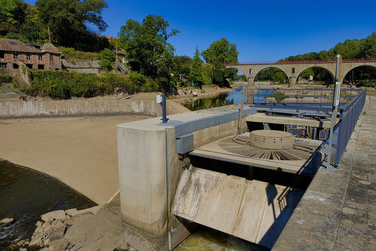 Centrale hydro&eacute;lectrique