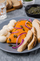 Pumpkin slices with meat