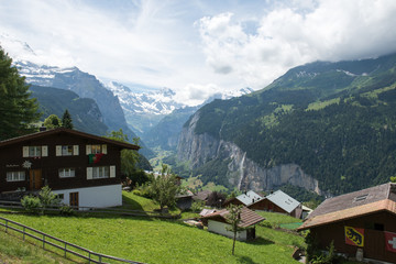 Obraz premium wengen mountain train in switzerland
