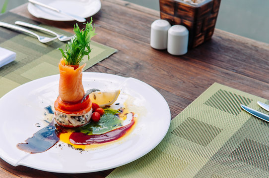 Smoked Salmon Salad With Balsamic And Pesto Salad Dressing