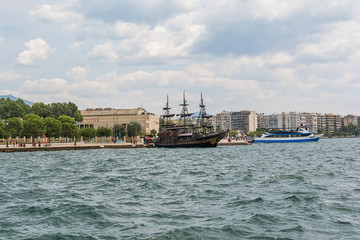 Naklejka premium Thessaloniki, Greece - August 16, 2018: Tourist ship in Thessaloniki port, Greece