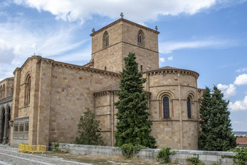 Fototapeta na wymiar Basilica románica de San Vicente en la ciudad de Ávila, España