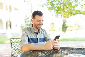 Male Sending Messages In Social Networks Using Mobile Phone