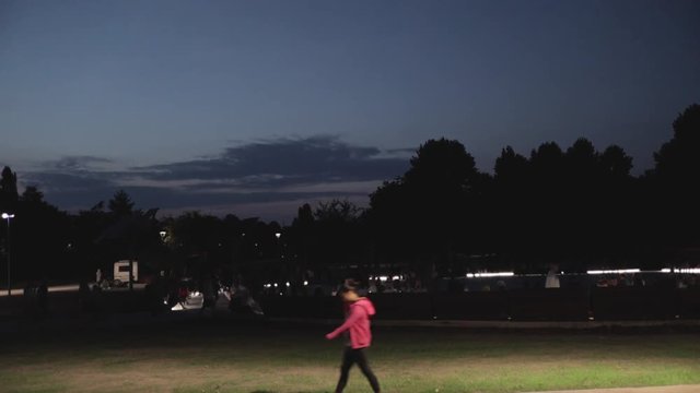 Timelapse in park, evening