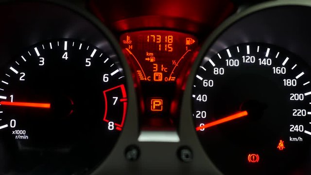 Automobile digital speed meter is warning signal 