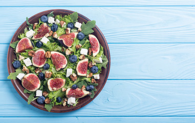 Figs salad with cheese