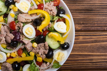 Tuna salad with vegetables