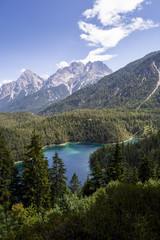 Fototapeta na wymiar Hintersee mit Zugspitze im Hintergrund