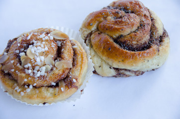 Cinnamon bun and cardamon bun