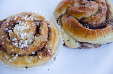 Cinnamon bun and cardamon bun