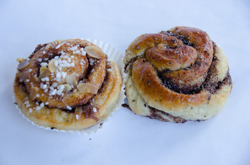 Cinnamon bun and cardamon bun