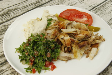 Plat libanais de poulet shawarma