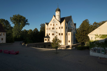 Fototapeta na wymiar Wasserschloss Klaffenbach im Morgenlicht, Chemnitz, Sachsen, Deutschland
