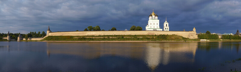 Fototapeta na wymiar Pskov. Sunset