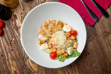 Salad caesar with chicken
