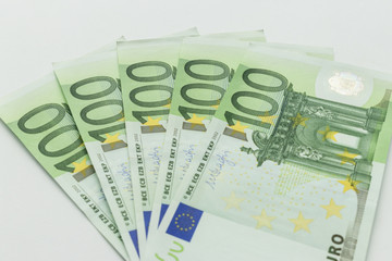 range of 100 euros notes