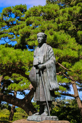 Fototapeta na wymiar 日和山公園の松尾芭蕉像