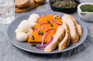 Pumpkin slices with meat