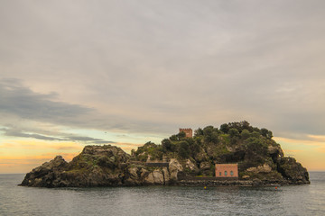 isola lachea sicilia