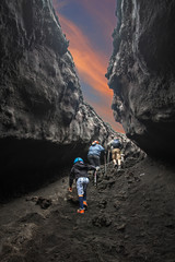 Bimbo in escursione sul vulcano Etna, Sicilia, Italy