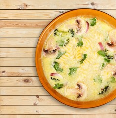 Spaghetti pasta with tomatoes and parsley on