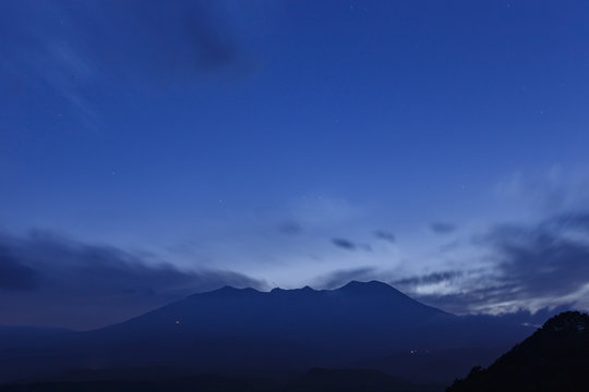 日没の開田高原から御嶽山