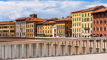 Fototapeta premium Lungo Arno a Pisa