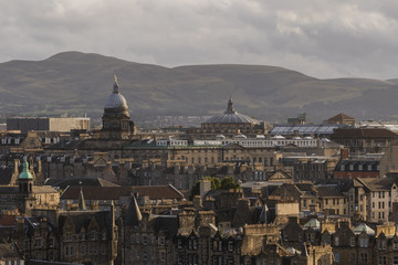 Fototapeta na wymiar Edinburgh University Old College and the Pentlands