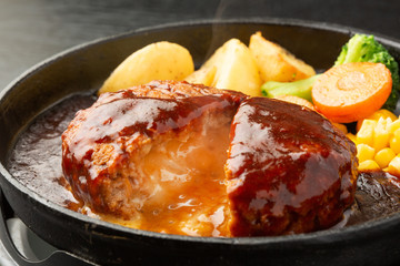 チーズインハンバーグ