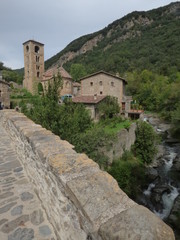Fototapeta na wymiar Beget. Pueblo de Girona en Cataluña, España