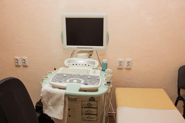 Ultrasonic device for diagnosis and examination of the body