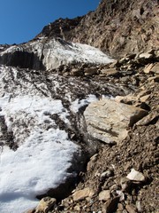 Fototapeta na wymiar beautiful glacier hike and clim to Weisskugel mountain