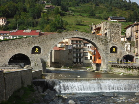 Puente de Camprodon. Pueblo medieval de Girona, Catalu&ntilde;a, Espa&ntilde;a