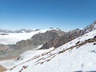 Obraz premium beautiful glacier hike and clim to Weisskugel mountain