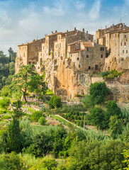 Fototapeta na wymiar Panoramic sight of Pitigliano in a sunny summer afternoon. Province of Grosseto, Tuscany, Italy.