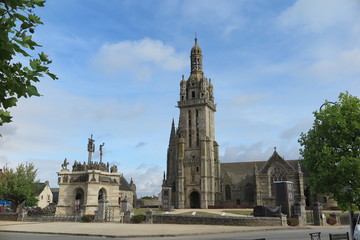 Fototapeta na wymiar Die Kirche St-Germain in Pleyben, Bretagne