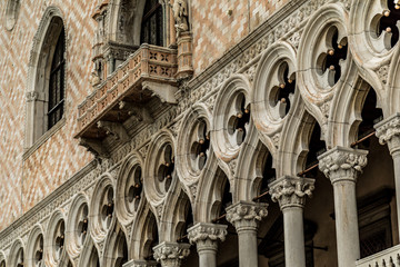 Fototapeta na wymiar Fasade of a historical building in Venice Italy.