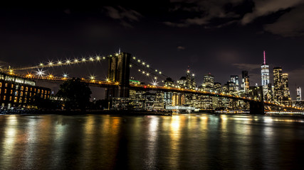 Fototapeta na wymiar brooklyn bridge at night in nyc