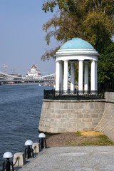 Moscow, a beautiful gazebo in Neskuchny Garden