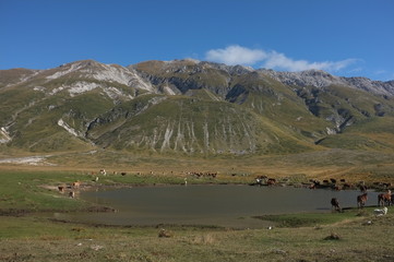 Piana di Campo Imperatore, Gran Sasso d'Italia. Sentiero del Centenario.