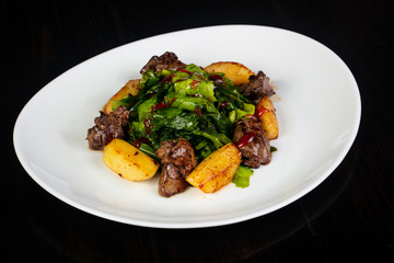 Salad with chicken liver