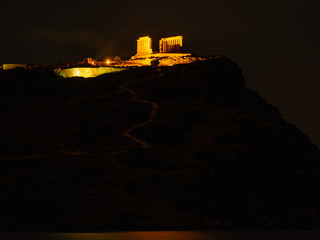 Fototapeta premium Greek temple of Poseidon at night, Cape Sounio