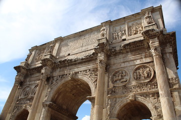 Fototapeta na wymiar Ancient architecture in Rome