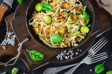 Soy noodles, fried garlic