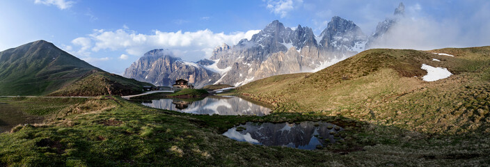 Panoramica delle Pale di San Martino con la Baita Segantini verso il tramonto