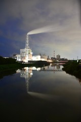 Fototapeta premium 川と近代工場〜River & Factory 