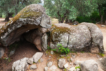 Fototapeta na wymiar Stones formation of Filitosa, megalithic site